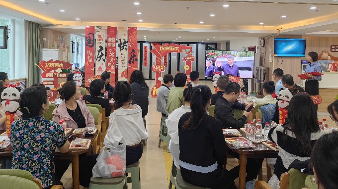 IM（中国）集团与广后街社区开展迎国庆主题活动暨“双报到”活动